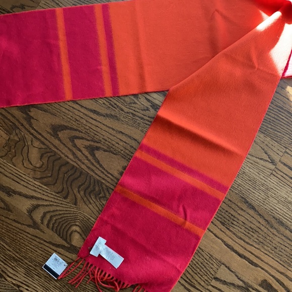 NWT! Reversible blanket scarf (orange and pink color-block) - Picture 2 of 4